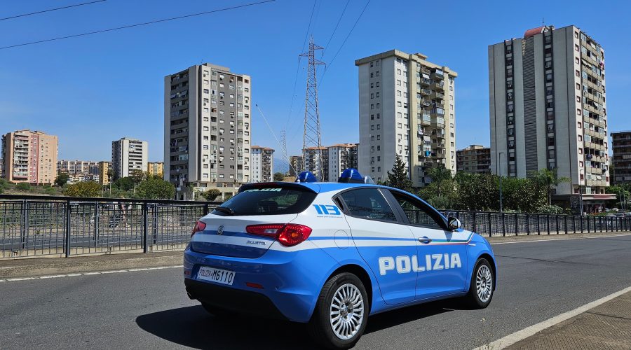 Chiede i soldi per la droga alla madre ed al suo rifiuto la aggredisce: arrestato 36enne