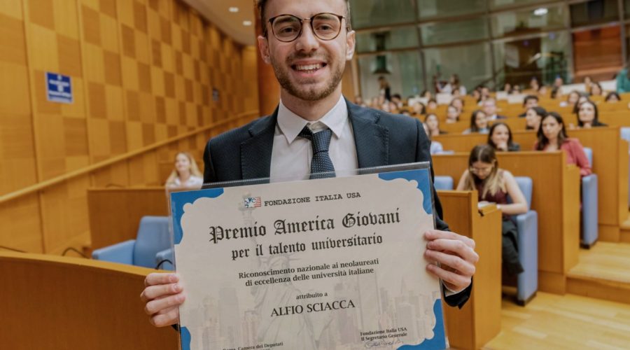 Il giarrese Alfio Sciacca premiato alla Camera dei Deputati con il “Premio America Giovani” per il talento universitario