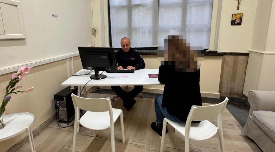 Picchia ripetutamente moglie e figli minorenni: arrestato