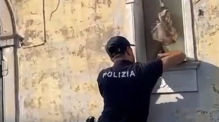 Nascondeva la droga all’interno di un’edicola votiva: arrestato VIDEO