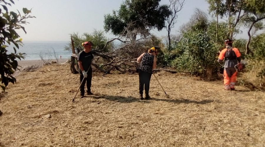 Litorale di Mascali: oltre 3 tonnellate di rifiuti rimossi dalla Forestale in una operazione di bonifica