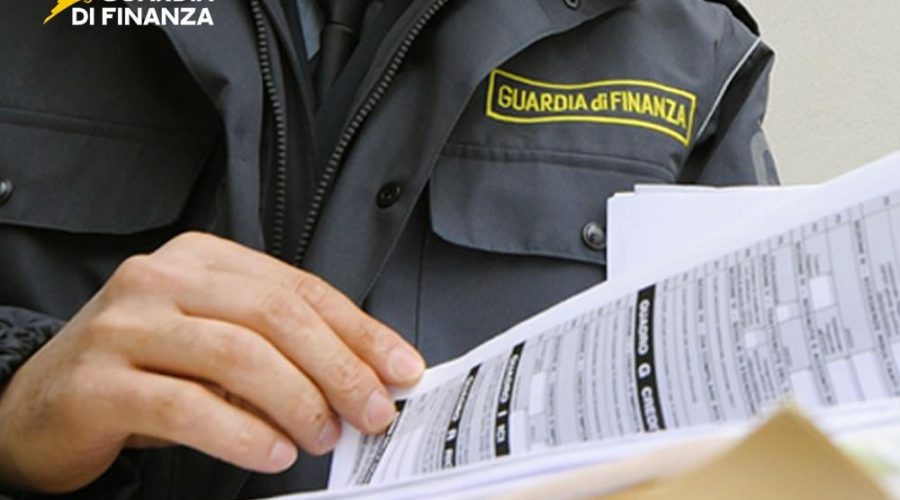Truffano a 200 investitori oltre 3 mln di euro: denunciati 15 falsi broker per truffa e abusivismo finanziario. A processo i 4 organizzatori