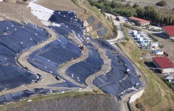 La discarica Oikos “torna in gioco”, revocata la sentenza che ritirava le autorizzazioni. Rischio incostitiuzionalità per la legge regionale