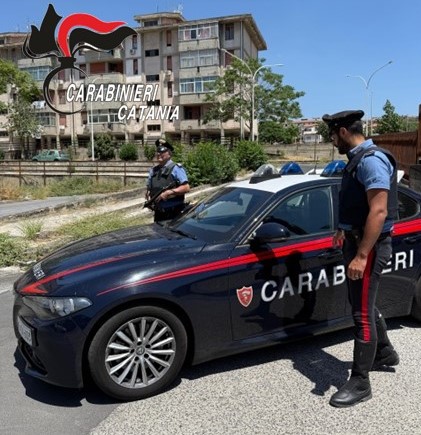 Dissidi tra condomini culmina in una lite con tanto di accoltellamento: arrestato 50enne