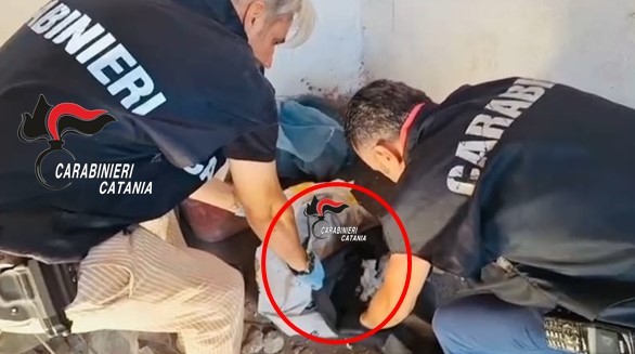 Droga e armi nascosti in un borsone: arrestato 32enne VIDEO