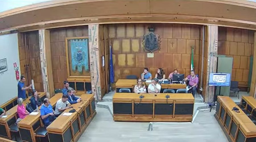 Giarre, Consiglio Comunale lampo: approvati tutti i punti all’unanimità