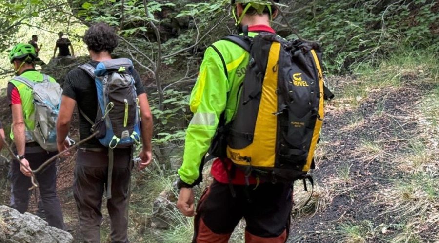Si perde sull’Etna: soccorso dagli operatori del Soccorso Alpino e Speleologico Siciliano un 37enne catanese