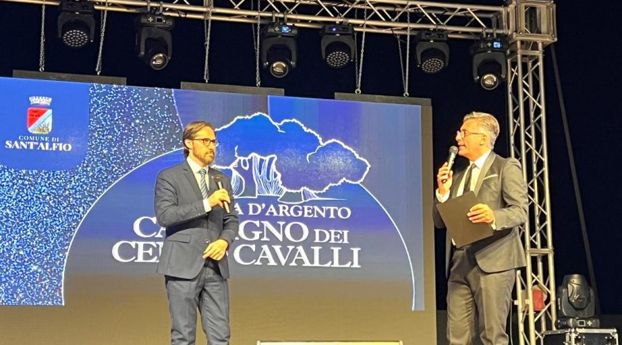 Sant’Alfio targa “Castagno dei cento cavalli” al presidente Seus 118, Riccardo Castro