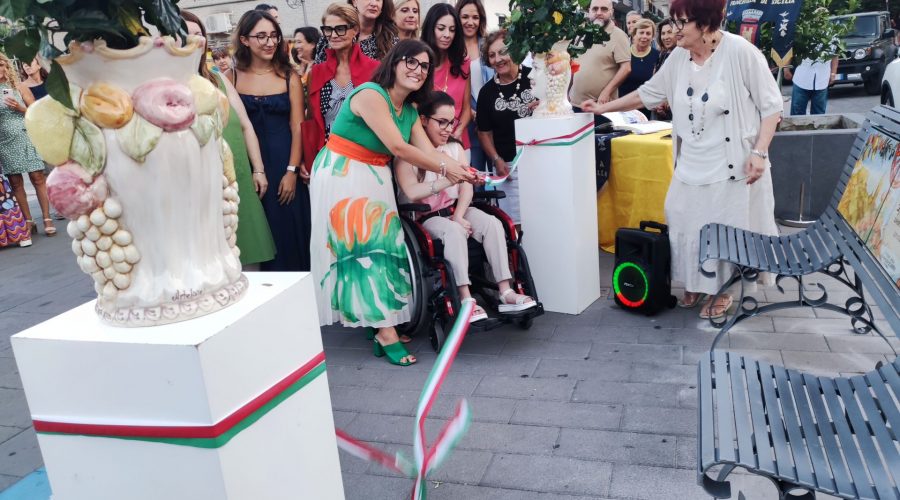 Francavilla: inaugurata la “Panchina inclusiva”, donata dalla Fidapa