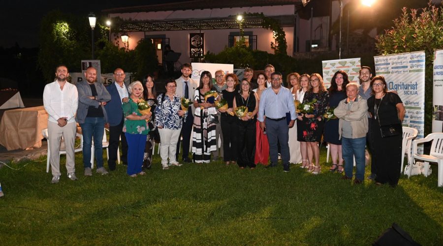 L’agricoltura parla donna… premio alle donne impegnate nel comparto agricolo: premiata quale “Donna dell’anno” la preside Tiziana D’Anna