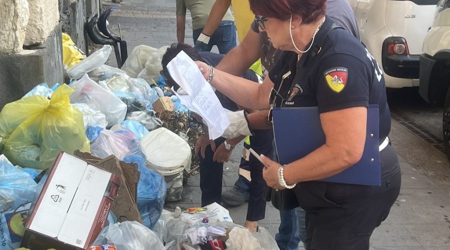 Riposto, controlli sui rifiuti: scattano le sanzioni. Vasta: “Tolleranza zero per chi non rispetta le regole”