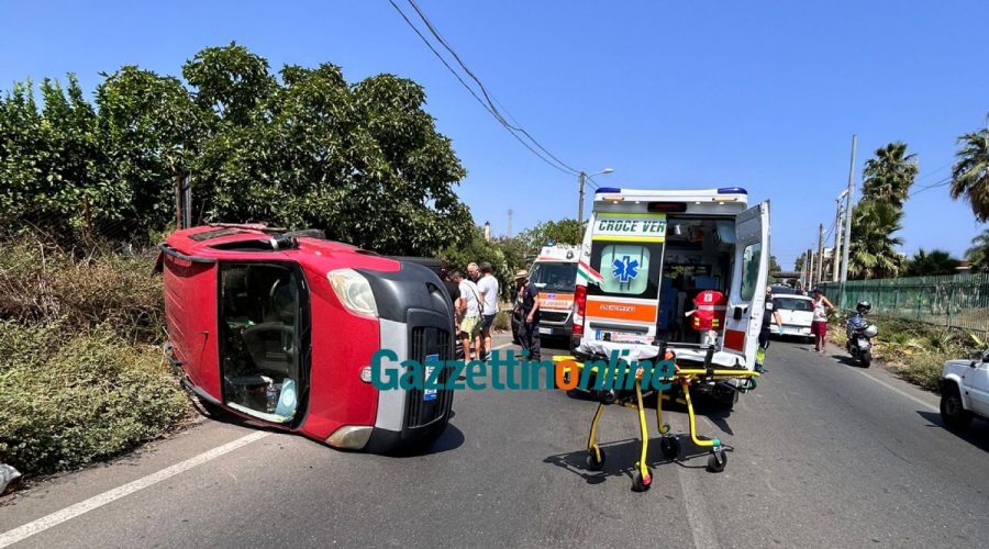 Mascali, scontro tra un furgone ed un’auto: 4 feriti VIDEO