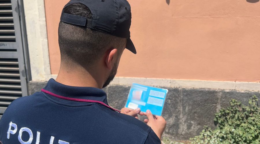 Cosa non si fa per un parcheggio: modifica pass per disabili di una parente ormai defunta. Denunciato