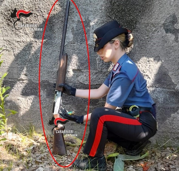 A casa nascondeva un fucile rubato a Santa Venerina: denunciato 43enne di Mascali
