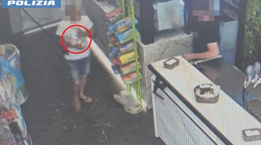 Ruba una carta di credito e compra delle sigarette ma viene individuato e il suo piano va “in fumo”