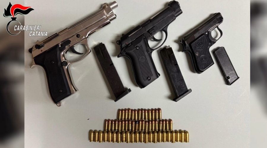 A casa con armi clandestine pronte a sparare: arrestato 48enne VIDEO