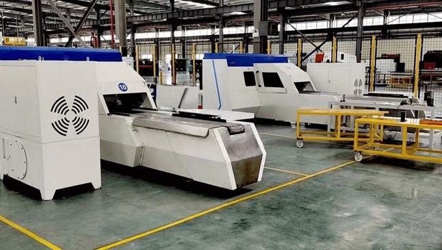 Perché molte aziende europee acquistano macchine CNC per sbarre dalla Cina