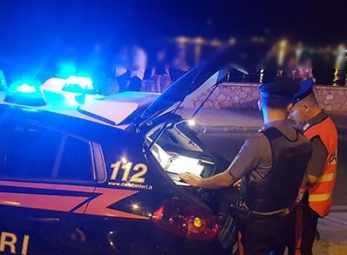 Controlli dei Carabinieri nel week end a Giardini Naxos e Taormina: una persona denunciata e otto giovani segnalati quali assuntori di droga