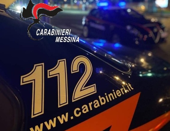 Ubriaco picchia la figlia minorenne e la minaccia di morte: arrestato 59enne