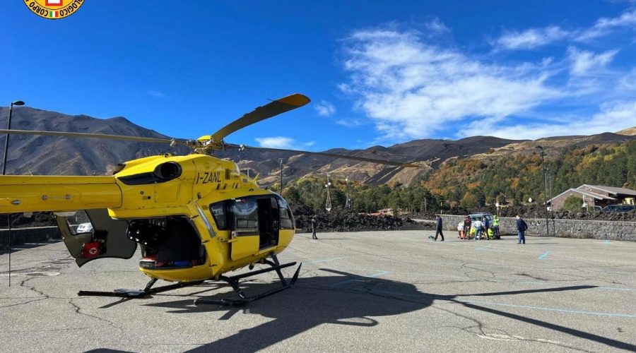 Etna, soccorso escursionista colpito da infarto