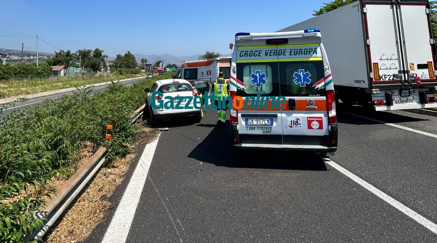 Incidente lungo la A18 tra Giarre e Fiumefreddo. Diversi feriti