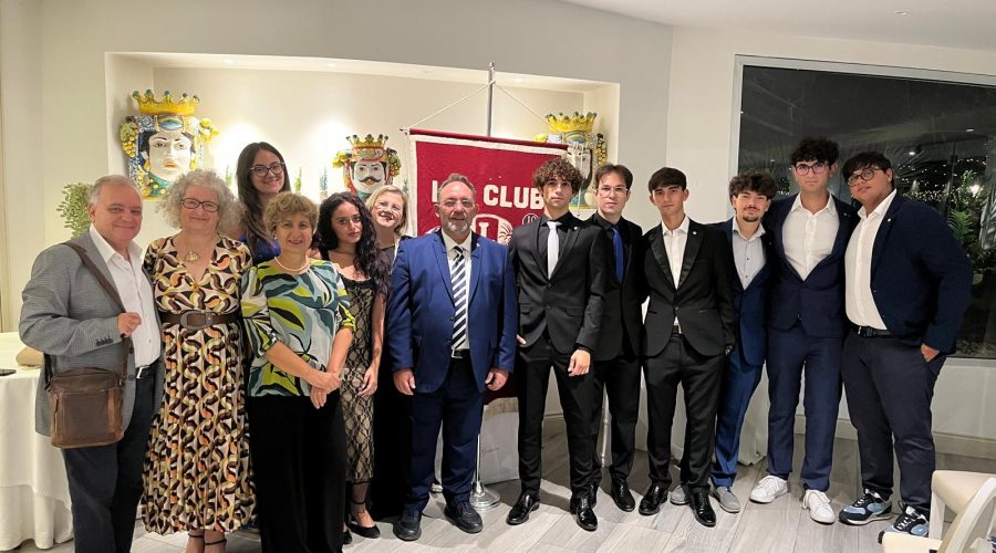 Celebrato il “passaggio di Campana” del Leo club Giarre-Riposto