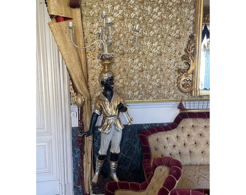 Giarre, il Comune acquista due statue-candelabro per abbellire la sala degli Specchi di Palazzo di Città