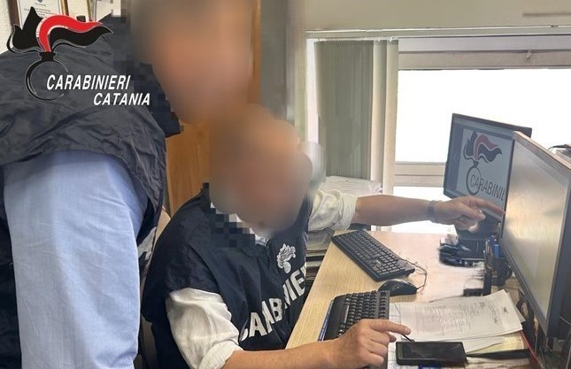 Compra la termocopertura online ma è una truffa: i carabinieri di Piedimonte Etneo risalgono agli autori