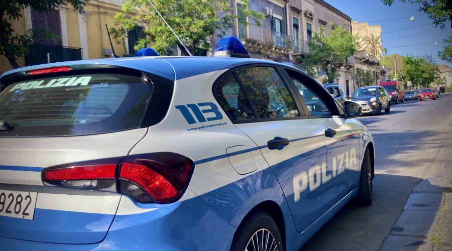 Perseguita e tenta di aggredire il nuovo compagno della sua ex: manette per un 51enne