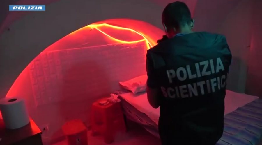 Scoperta “casa del piacere”: denuciata una donna per favoreggiamento della prostituzione VIDEO