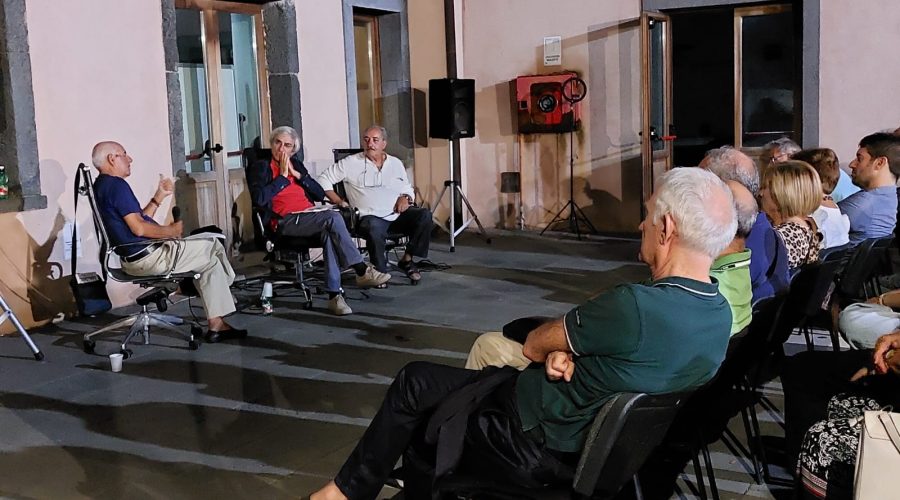 Torre Archirafi, “Catastrofe neoliberista”, Angelo D’Orsi presenta il libro che denuncia un sistema globale totalitario
