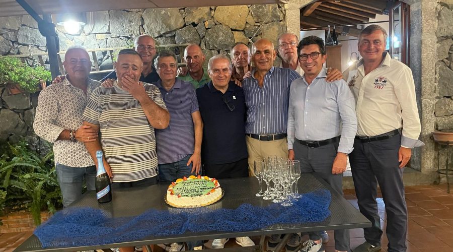 Si ritrovano dopo 42 anni dal diploma gli studenti della classe 5^A Capitani dell’Itn “L. Rizzo” di Riposto