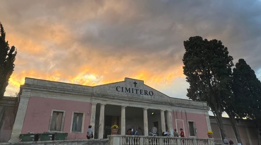 Riposto, aperture straordinarie del Cimitero comunale dal 31 ottobre al 2 novembre