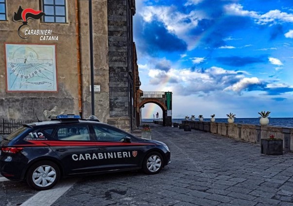 Simulazione di reato e procurato allarme: due denunciati