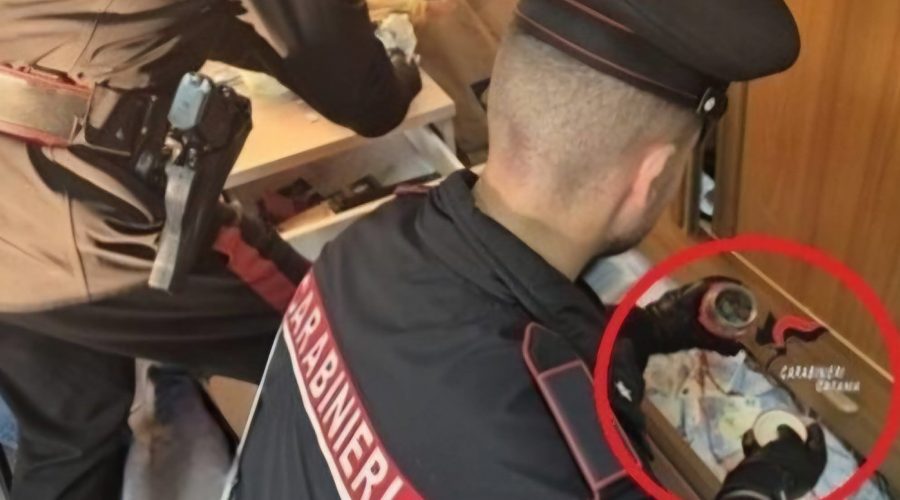Piedimonte Etneo, un padre coraggioso chiede l’intervento dei Carabinieri: denunciato il figlio minorenne per spaccio