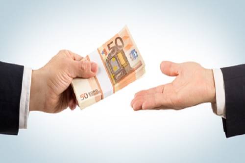 Mercato dei prestiti estremamente dinamico, ma gli italiani preferiscono finanziamenti piccoli e sostenibili