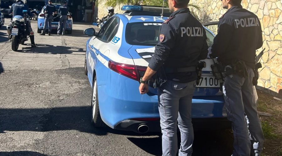 Controlli della Polizia ad Acireale, “lavoro nero” e mancanza di autorizzazioni: sospese e sanzionate due attività