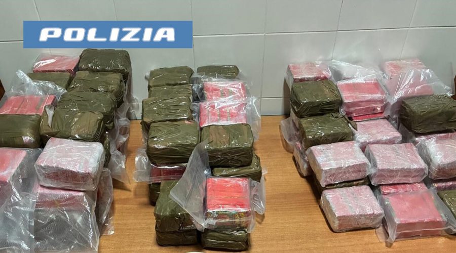 A passeggio con l’auto imbottita di droga: arrestata una donna. Sequestrati 50 kg di hashish