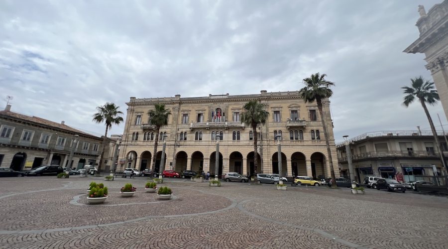 Riposto, illustrata ai cittadini l’opportunità della Cer. Vasta: “Benefici reali per famiglie e imprese”