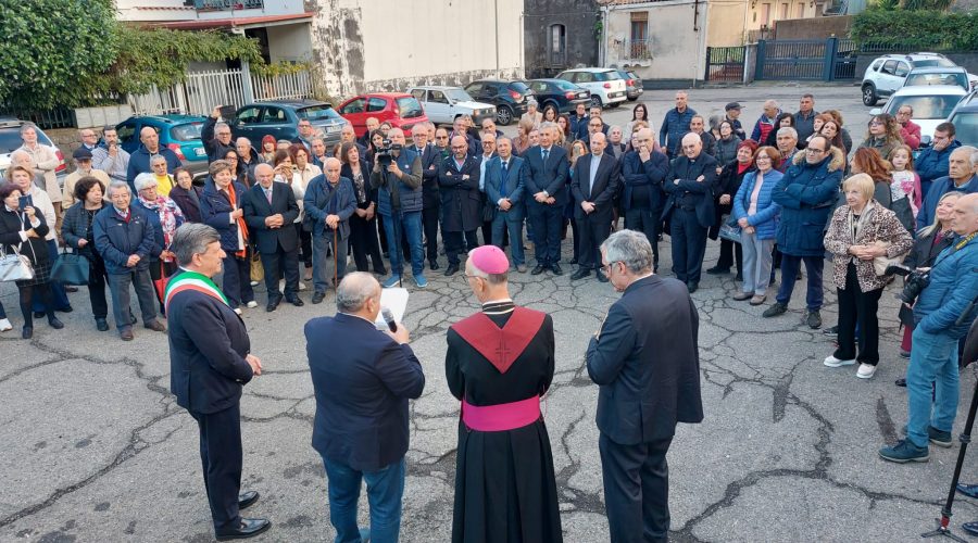 Altarello: intitolato uno slargo a monsignor Risiglione, guida spirituale e poeta ispirato da Don Bosco