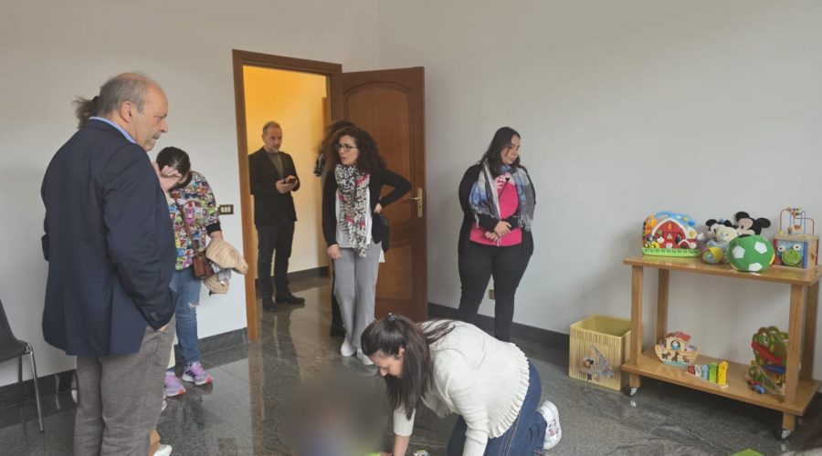 Fiumefreddo: inaugurato in piazza Botteghelle il Centro per famiglie e bambini