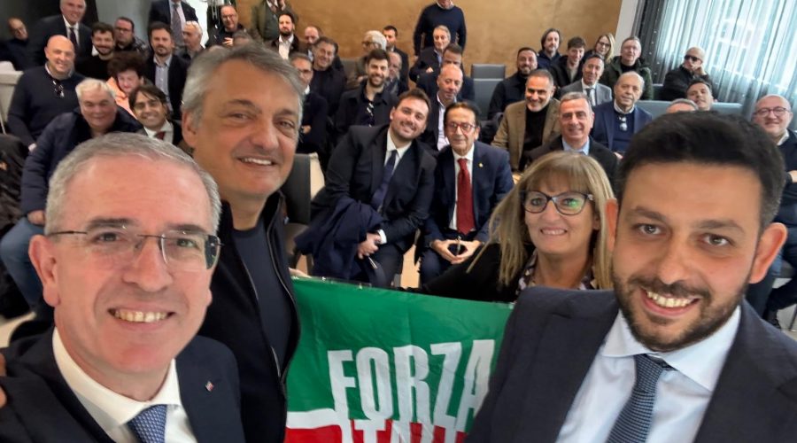 Giarre, celebrato il congresso di Forza Italia: Francesco Pio Leotta eletto segretario comunale