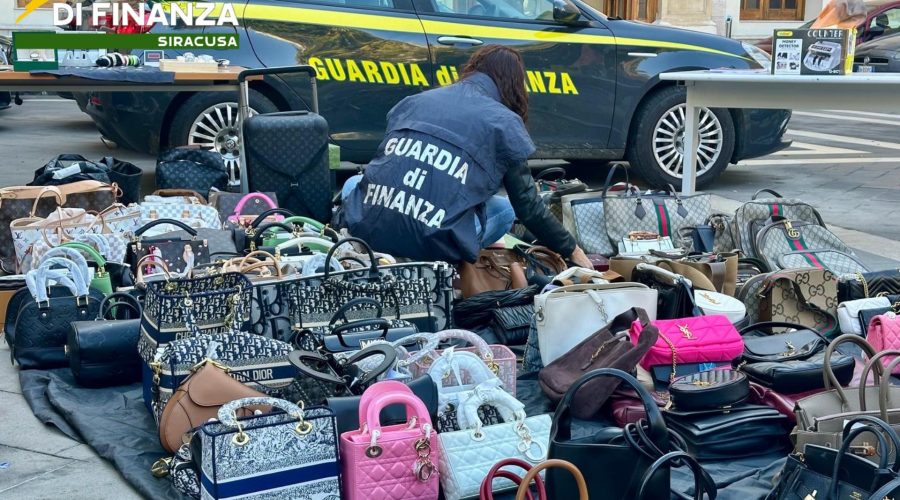 Falsi di lusso venduti online: giro di oltre 2 mln di euro. Sequestrati i beni degli indagati, tra cui anche una Lamborghini Urus VIDEO