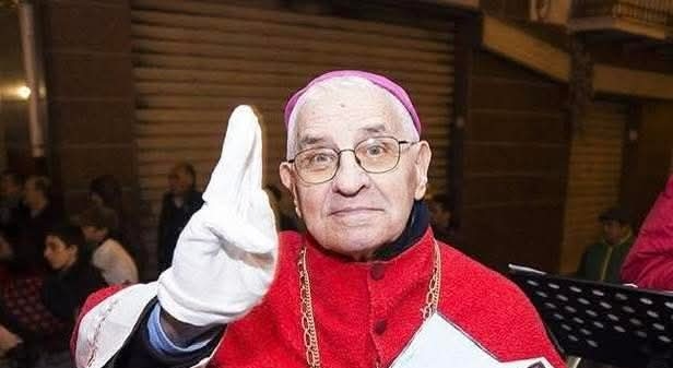 Francavilla di Sicilia dà l’addio a Vincenzino Caltabiano, figura storica e animatore indimenticabile del Carnevale cittadino