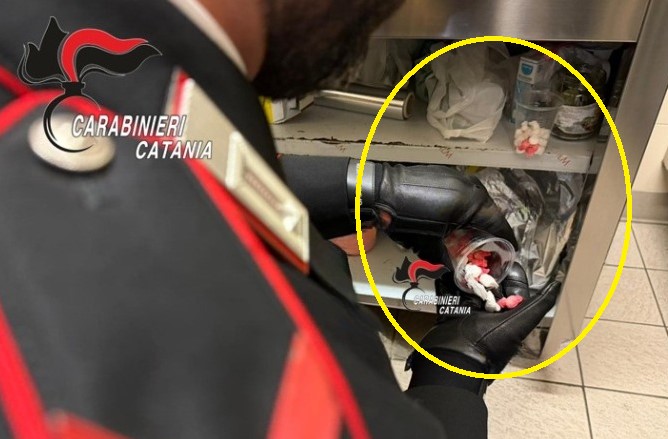 Spacciava cocaina e crack: arrestato 24enne incensurato