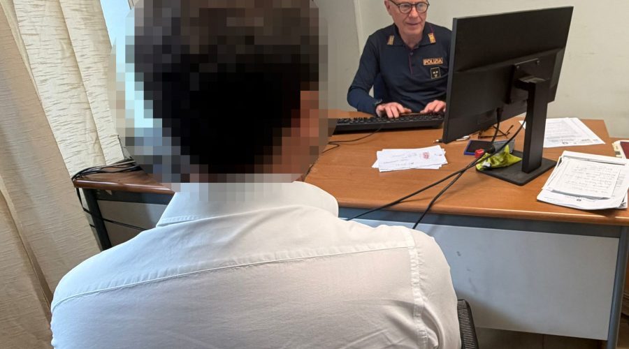 Si fingono operatori di un’agenzia recupero crediti per truffare un pensionato: denunciata una 63enne