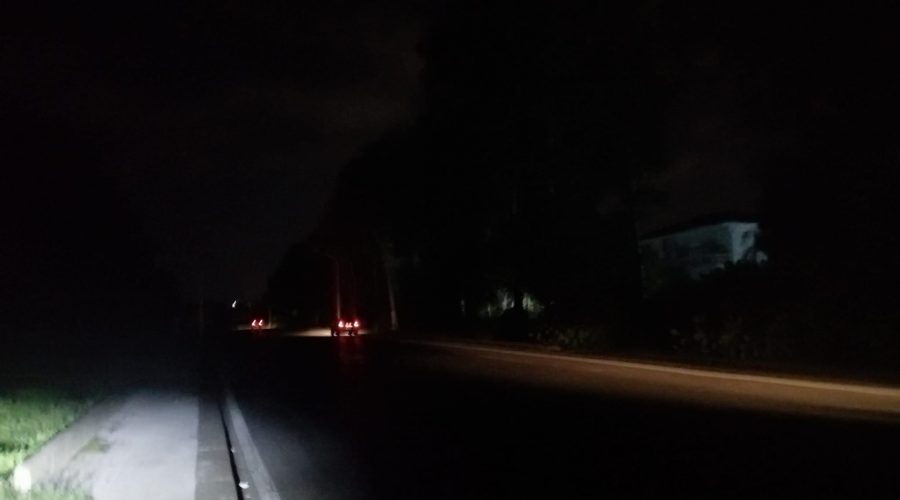 Giarre, la pioggia lascia al buio intere zone della città: rabbia dei residenti