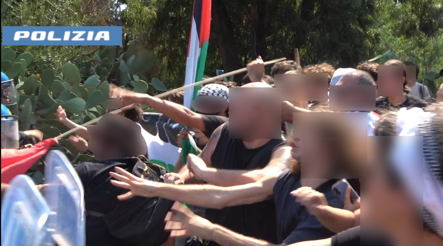 Approfittano del corteo pacifico Pro Pal e causano violenti scontri: misura cautelare per 4