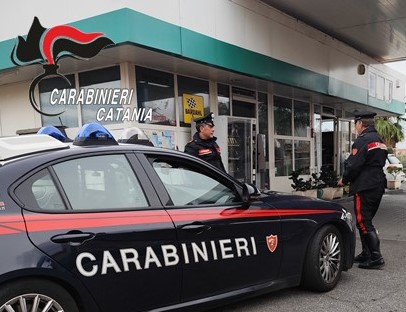 Giarre, tentano furto in una stazione di servizio: “pizzicato” e denunciato un 26enne