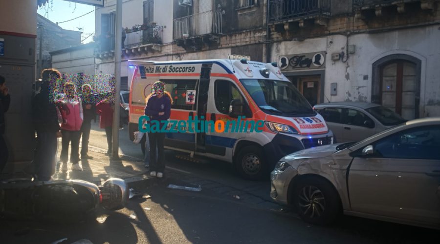 Mascali, scontro auto-scooter: feriti due giovani